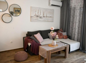 Sunlit Coast Apartment in Okrug Gornji